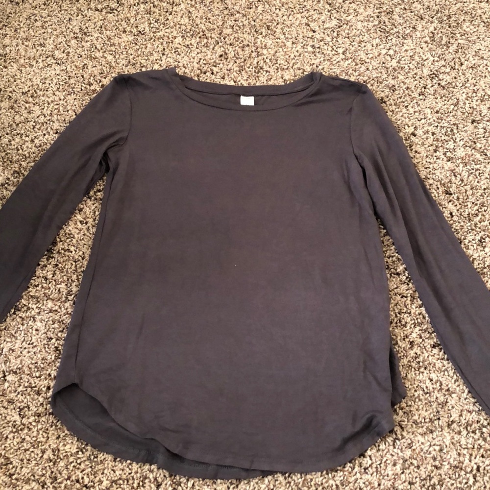 grey Old Navy long sleeve